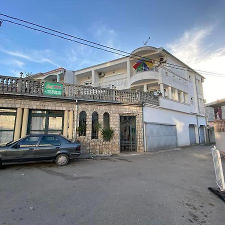 Guest House Nuhii 울친 외부 사진