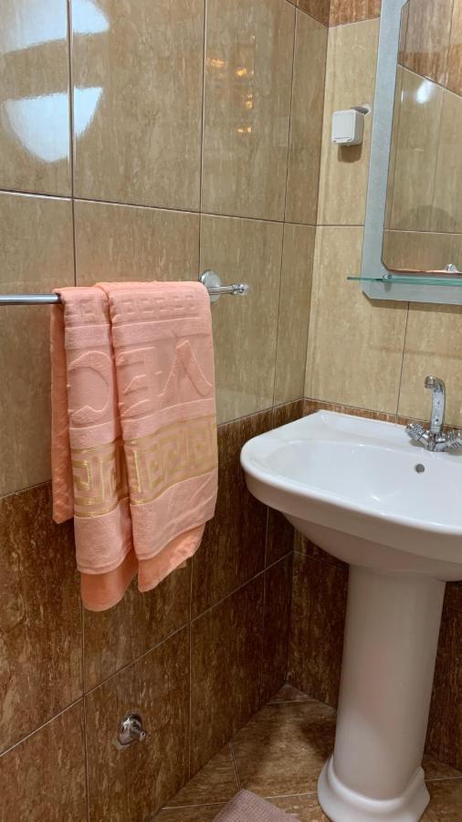 Guest House Nuhii 울친 외부 사진