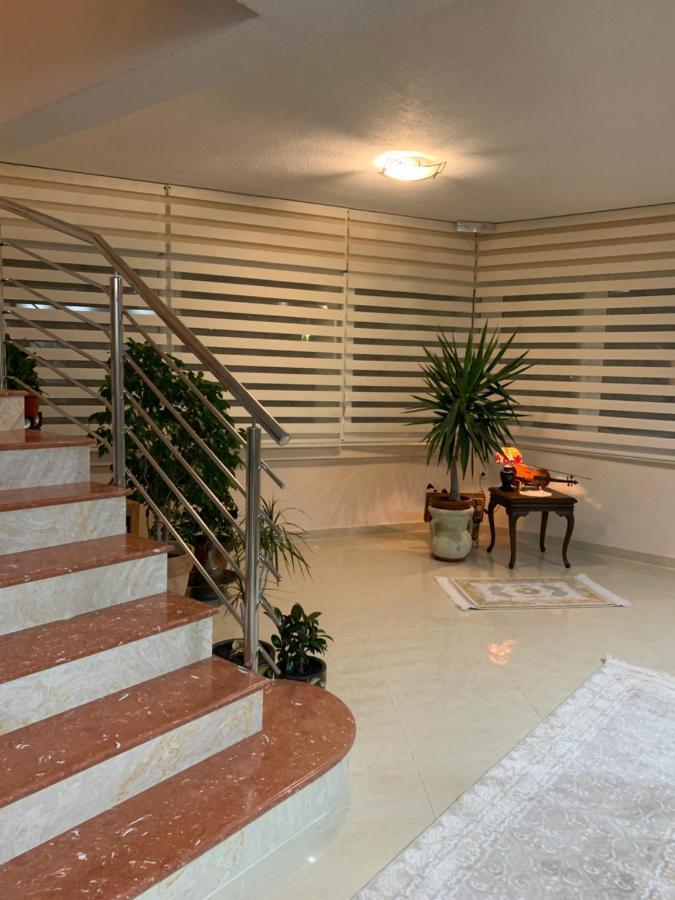 Guest House Nuhii 울친 외부 사진