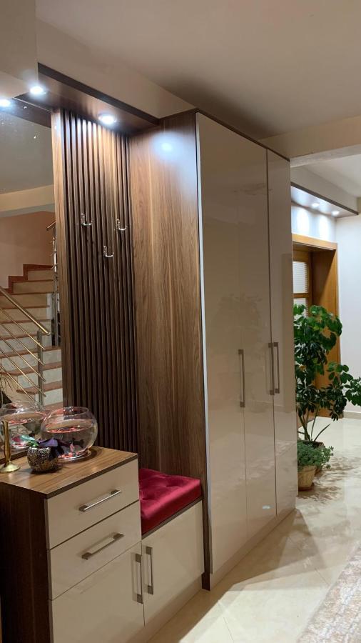 Guest House Nuhii 울친 외부 사진