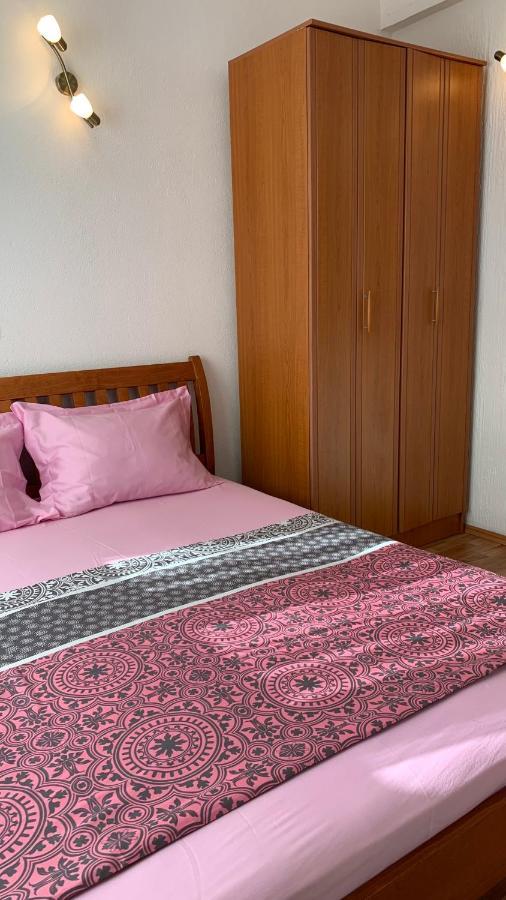 Guest House Nuhii 울친 외부 사진