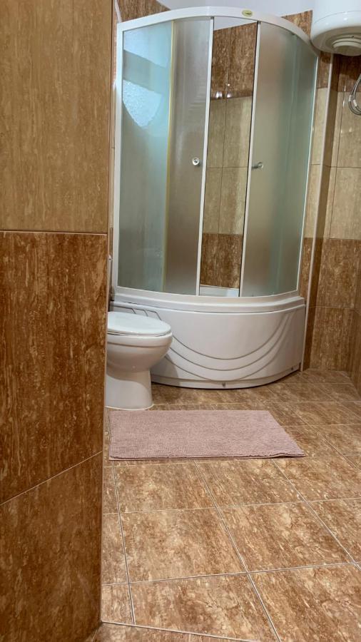 Guest House Nuhii 울친 외부 사진