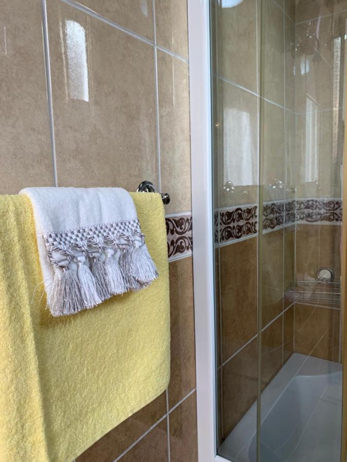 Guest House Nuhii 울친 외부 사진