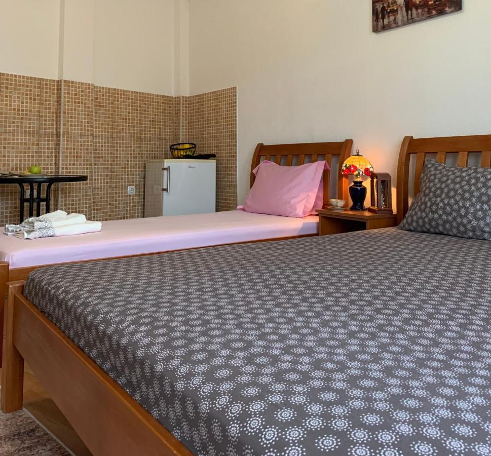 Guest House Nuhii 울친 외부 사진